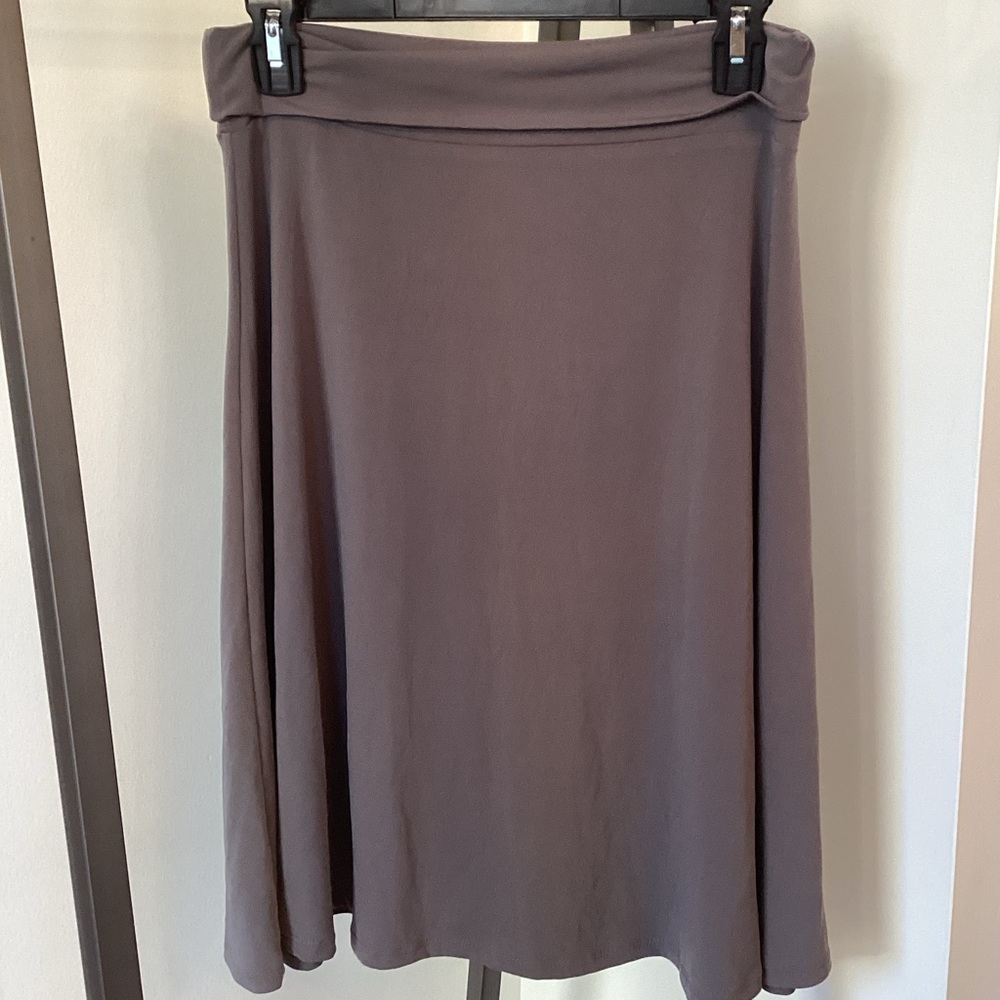 LuLaRoe gray skirt (Size Medium)